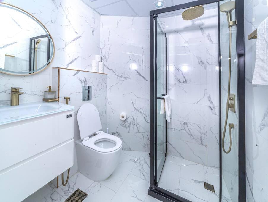 Luxury 2 Bedroom Apartment In Dubai Marina & Jbr Beach ภายนอก รูปภาพ